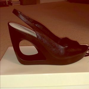 Nine West Black Leather Cutout Wedge Women’s 9